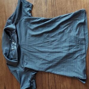 Cutter & Buck Women’s Short sleeve collar shirt. Size XS